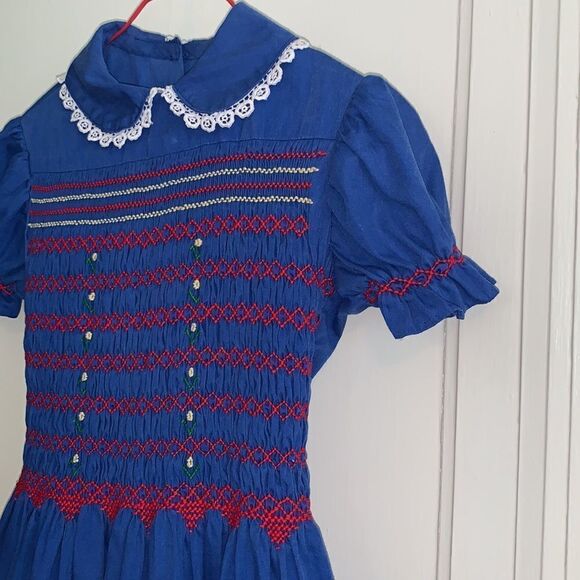 Sweet Vtg blue smocked bodice blue dress - Picture 2 of 8